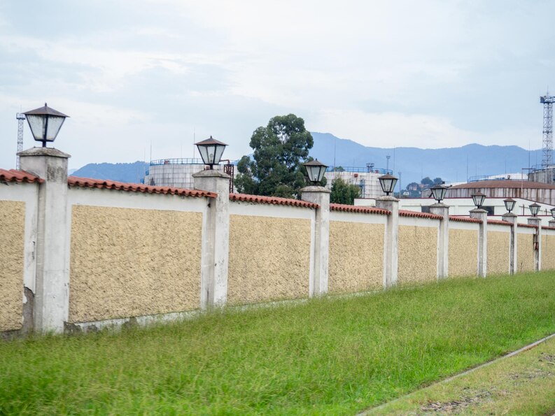 Compound wall construction planning by Dream Value Realtors in Bangalore
